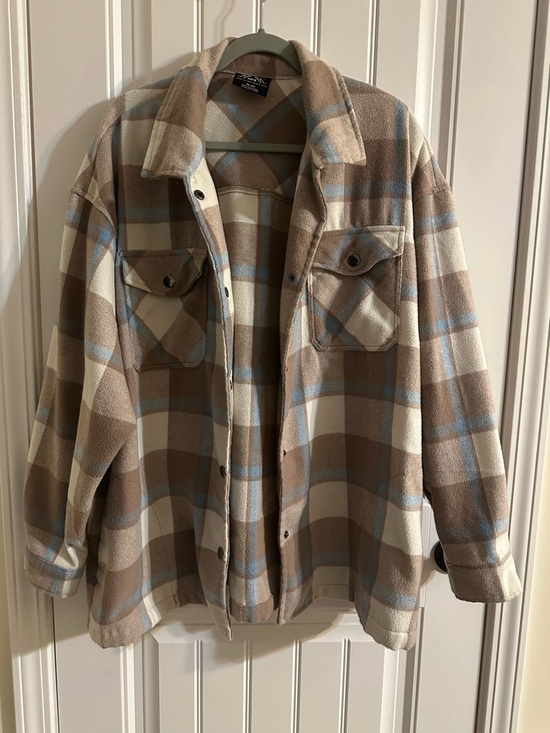 HFX Jackets & Blazers - Unbranded Women's Beige Plaid Utility Jacket